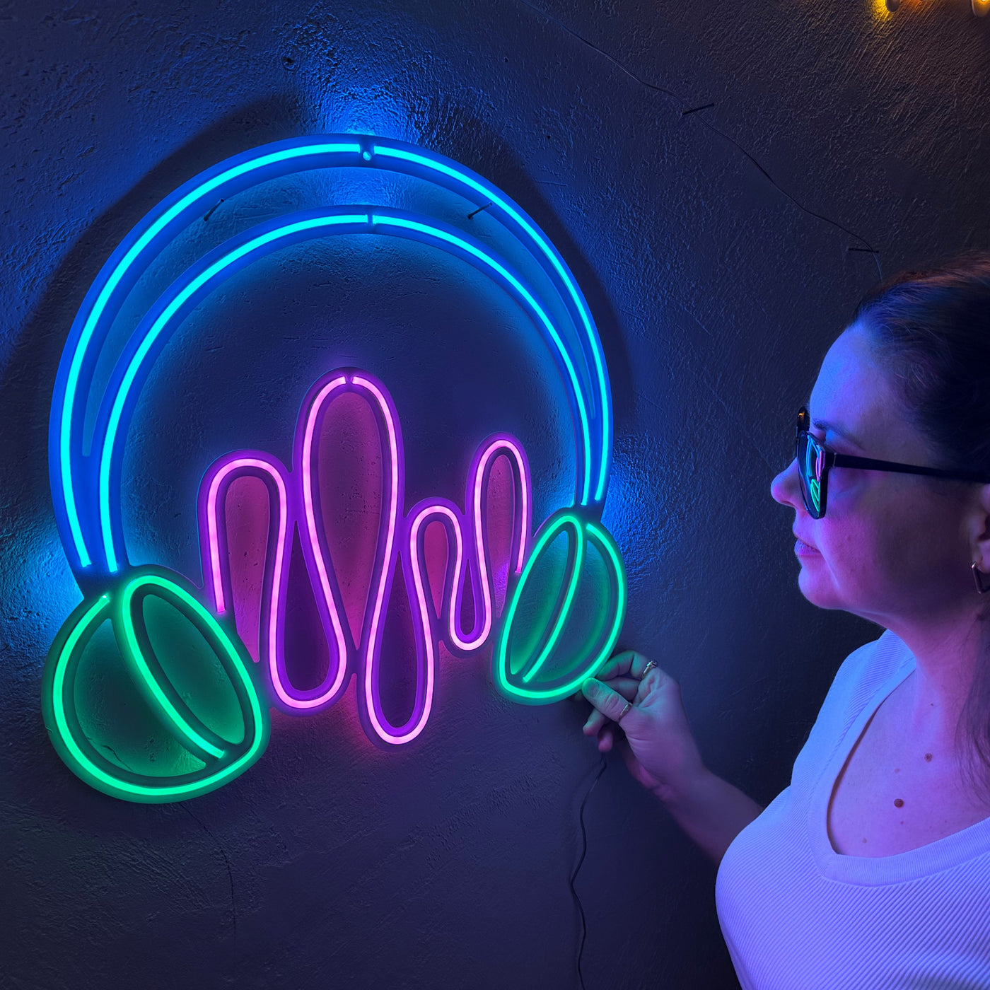 Headphone Neon Metal Sign