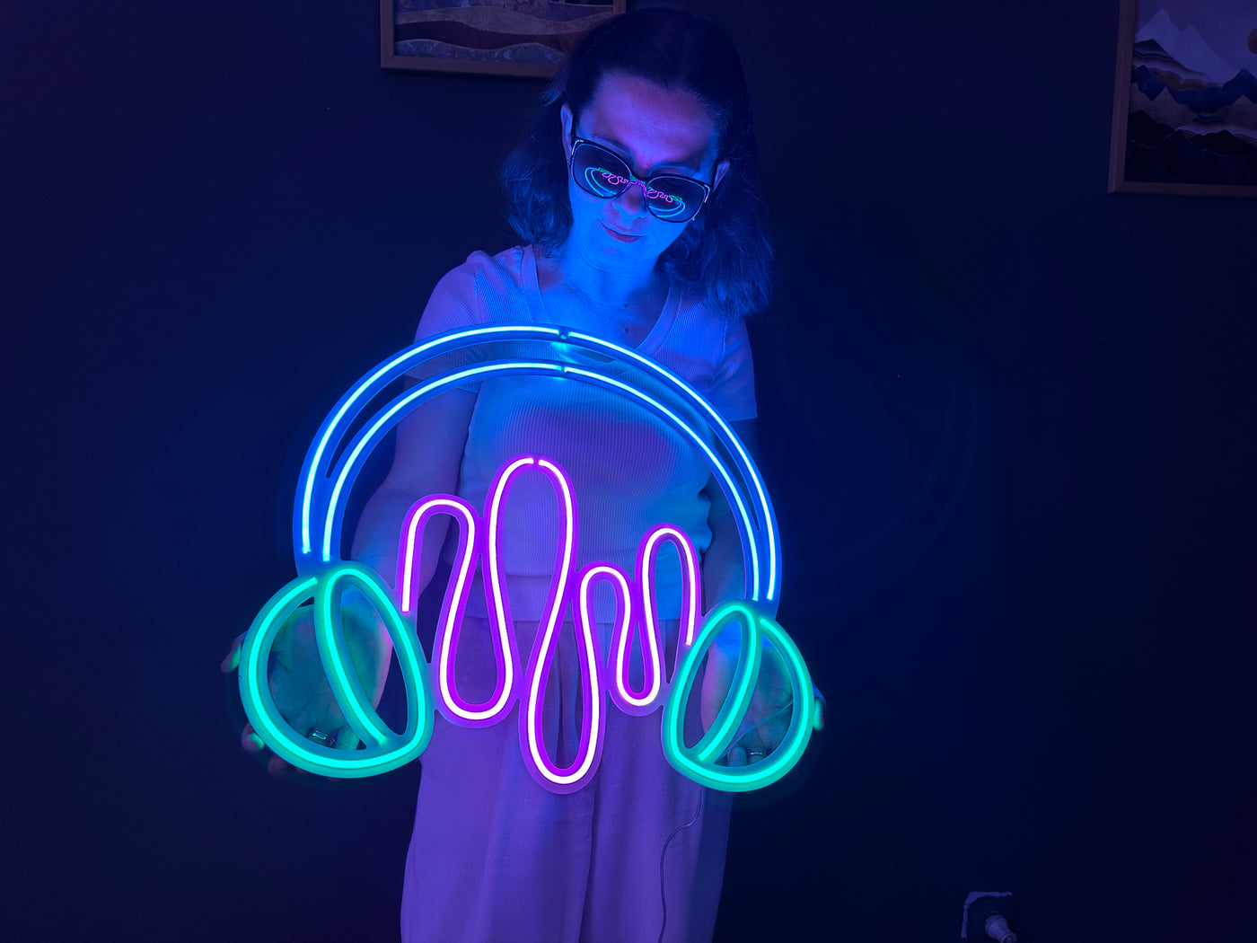 Headphone Neon Metal Sign