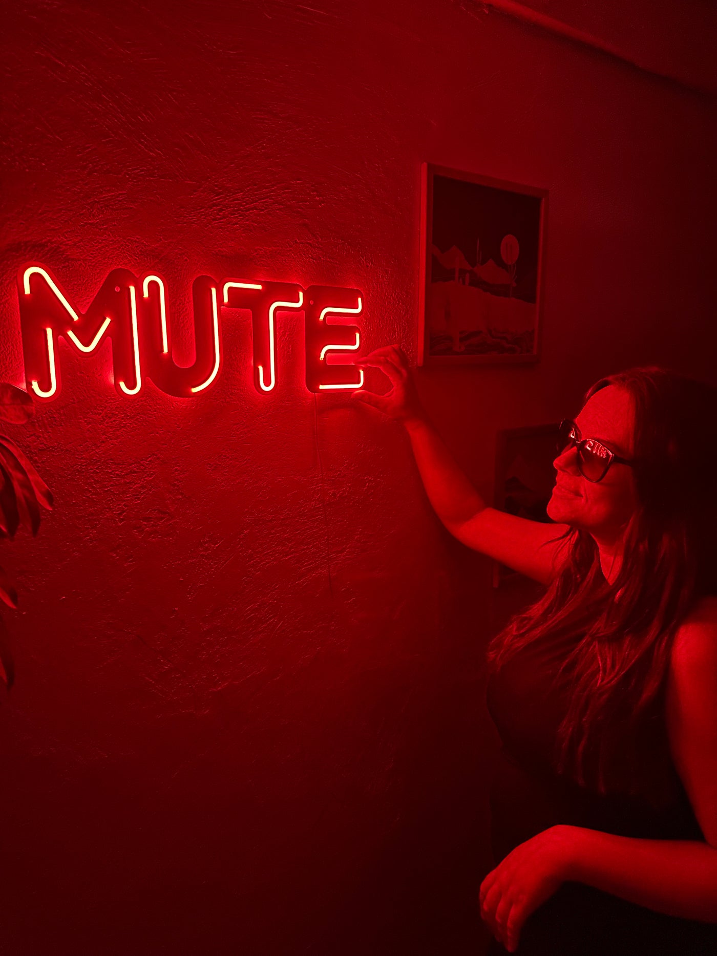 Mute Neon Metal Sign